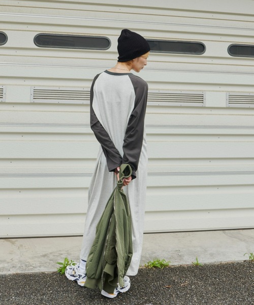 Auntie Rosa Holiday（アンティローザホリデー）の「ラグランスリーブBIGワンピース（ワンピース・レディース・チャコールグレー/ブラック・FREE）」の5枚目の写真