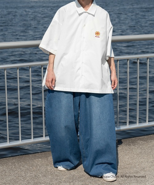 Perushu(ペルーシュ)の「Perushu×Chupa Chups刺繍シャツ(Tシャツ/カットソー・メンズ・オフホワイト/ライトブルー・LARGE/MEDIUM)」の3枚目の写真