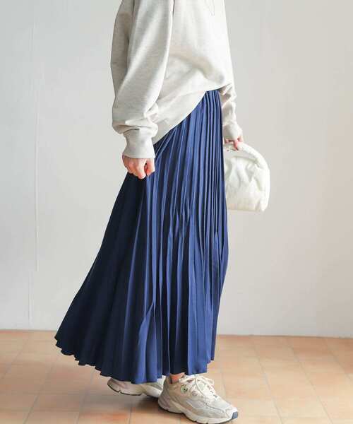 URBAN RESEARCH DOORS（アーバンリサーチドアーズ）の「ランダムプリーツロングスカート（スカート・レディース・パープル/ネイビー/キャメル・MEDIUM）」の5枚目の写真