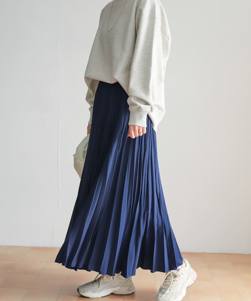 URBAN RESEARCH DOORS（アーバンリサーチドアーズ）の「ランダムプリーツロングスカート（スカート・レディース・パープル/ネイビー/キャメル・MEDIUM）」の7枚目の写真