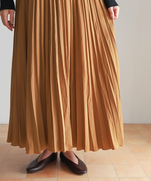 URBAN RESEARCH DOORS（アーバンリサーチドアーズ）の「ランダムプリーツロングスカート（スカート・レディース・パープル/ネイビー/キャメル・MEDIUM）」の19枚目の写真