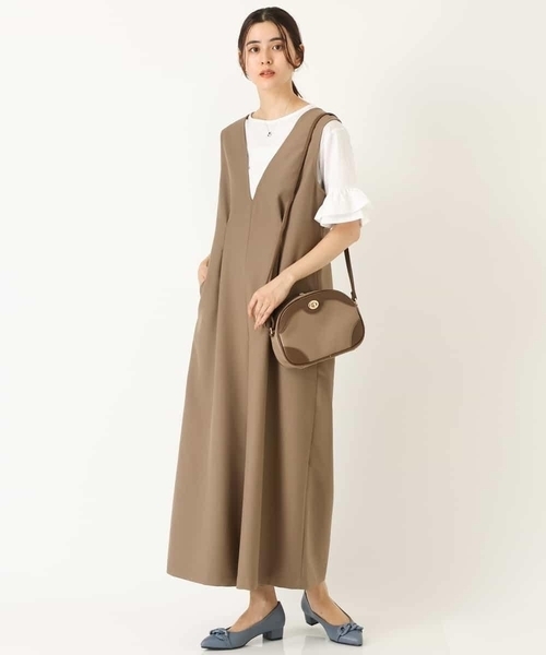 a.v.v（アーヴェヴェ）の「Vネックサロペット（サロペット/オーバーオール・レディース・ブラック/モカ・40/38/36/42/34）」の3枚目の写真