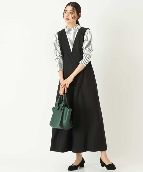 a.v.v（アーヴェヴェ）の「Vネックサロペット（サロペット/オーバーオール・レディース・ブラック/モカ・40/38/36/42/34）」の6枚目の写真