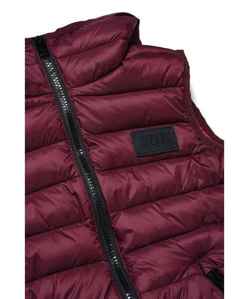 DIESEL(ディーゼル)の「キッズ 中綿ナイロンベスト フーディー(その他アウター・キッズ・ブラック/バーガンディー/カーキ/ブルー/パープル・12Y/4Y/8Y/10Y/14Y/6Y)」の17枚目の写真