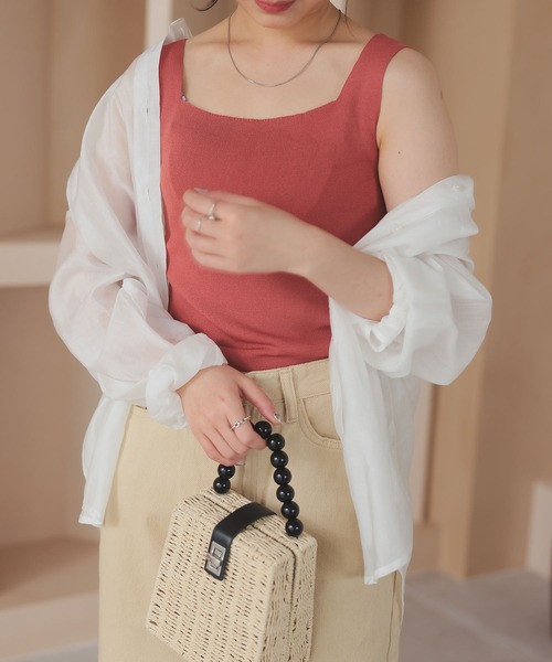 スクエアネックノースリーブニット（タンクトップ）｜Isn't She