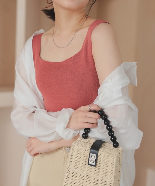 スクエアネックノースリーブニット（タンクトップ）｜Isn't She