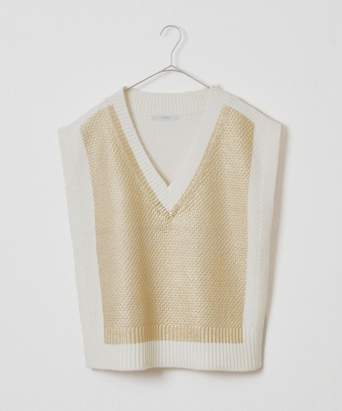 Liyoca（リヨカ）の「【Liyoca】鹿の子編み箔プリントベスト -手洗い可-（ベスト・レディース・ベージュ/カーキ/オフホワイト/チャコールグレー・FREE）」の2枚目の写真