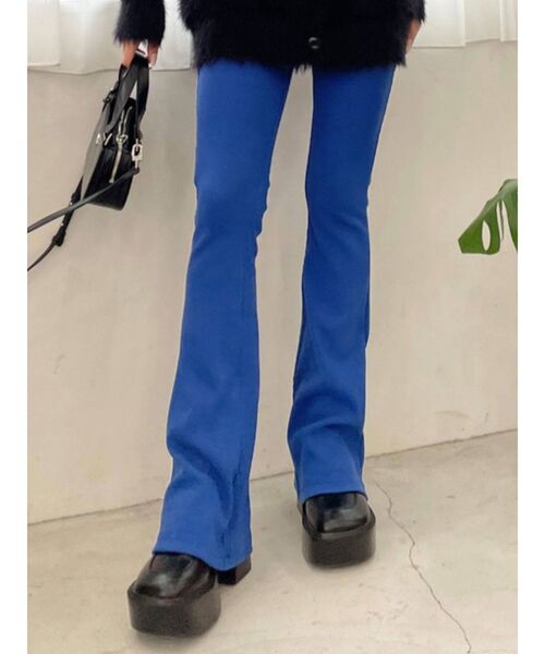 EMODA(エモダ)の「ハイウエストマークフィットフレアパンツ(その他パンツ・レディース・ブラック/グレー/ブルー・SMALL/MEDIUM)」の3枚目の写真