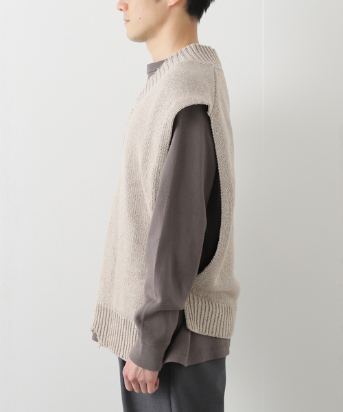 Maison Margiela（メゾンマルジェラ）の「【MAISON MARGIELA / メゾン マルジェラ】Destroyed cotton vest（ベスト・メンズ・アイボリー・MEDIUM）」の5枚目の写真