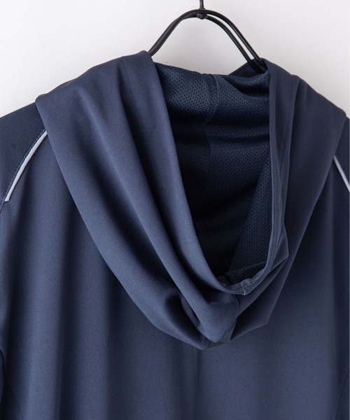 OUTDOOR PRODUCTS（アウトドアプロダクツ）の「【OUTDOOR PRODUCTS/アウトドアプロダクツ】吸水速乾　抗菌防臭加工　リフレクター　透湿　UVカット　軽量　ラッシュガードとしても使用可　ワンポイントブランドロゴ　パーカー（パーカー・メンズ・グレー/ブラック/ネイビー・MEDIUM/LARGE/X-LARGE）」の10枚目の写真