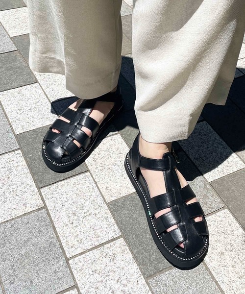 carino(カリーノ)の「厚底ビジューグルカサンダル(サンダル・レディース・クリーム/アイボリー/ブラック・M/L/LL/S)」の1枚目の写真