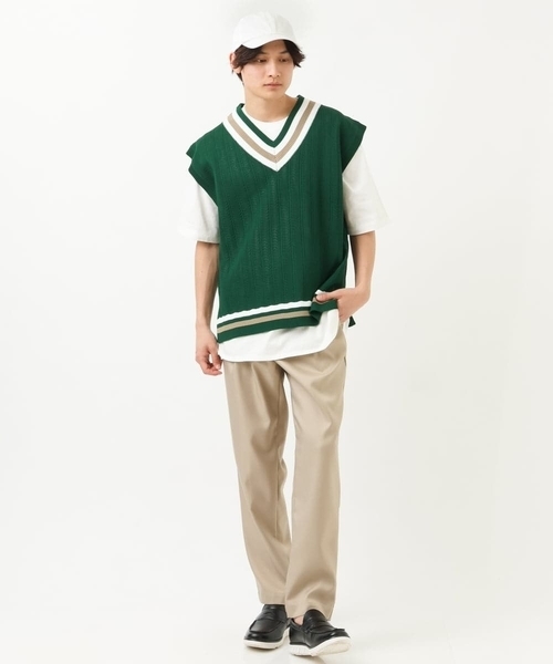 a.v.v(アーヴェヴェ)の「【2SET 】レイヤードカットソー付きチルデンニット(ベスト・メンズ・アイボリー/ミント/グリーン・46/48)」の6枚目の写真