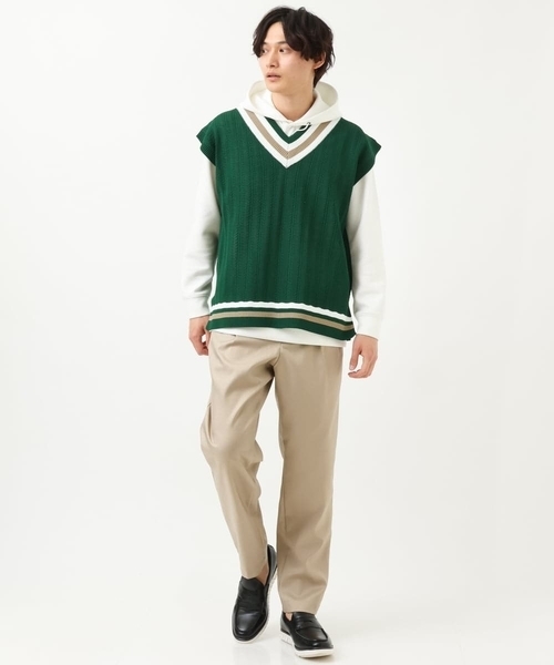 a.v.v(アーヴェヴェ)の「【2SET 】レイヤードカットソー付きチルデンニット(ベスト・メンズ・アイボリー/ミント/グリーン・46/48)」の7枚目の写真