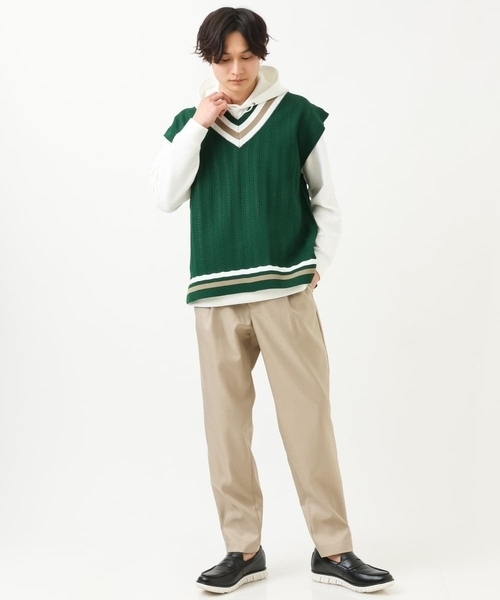 a.v.v(アーヴェヴェ)の「【2SET 】レイヤードカットソー付きチルデンニット(ベスト・メンズ・アイボリー/ミント/グリーン・46/48)」の9枚目の写真