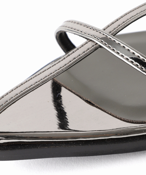美品 GRISE ポインテッドクロスストラップフラットサンダル Mサイズ GRISE（グリーズ）の「GRISE ポインテッドクロスストラップ