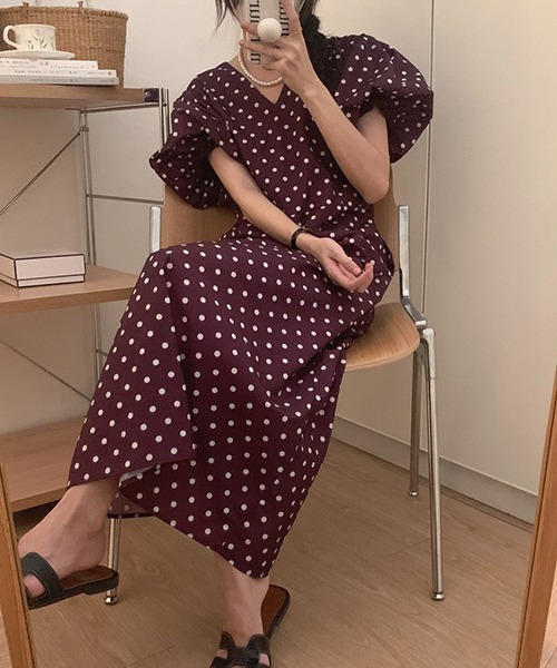 FREE STYLISTS(フリー スタイリスト)の「YUGA_YGMC パフスリーブ Iラインワンピース(ワンピース・レディース・ブラック/パープル・FREE)」の19枚目の写真