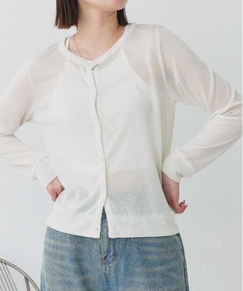 ad thie（アドティエ）の「シアー クルーネック ショート UV対策 カーディガン（カーディガン/ボレロ・レディース・パープル/マスタード/ターコイズブルー/アイボリー/ブラック/グリーン/ベージュ/ネイビー/ピンク/オレンジ系その他4/ライトグリーン/モカ/レッド/ライトグレー・FREE）」の5枚目の写真