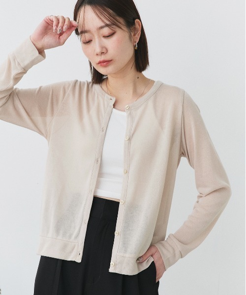 ad thie（アドティエ）の「シアー クルーネック ショート UV対策 カーディガン（カーディガン/ボレロ・レディース・パープル/マスタード/ターコイズブルー/アイボリー/ブラック/グリーン/ベージュ/ネイビー/ピンク/オレンジ系その他4/ライトグリーン/モカ/レッド/ライトグレー・FREE）」の4枚目の写真