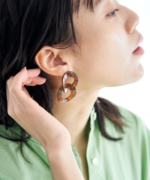 marjour（マージュール）の「CLEAR MARBLE PIERCE（ピアス（両耳用）・レディース・ブラウン/グレー・FREE）」の2枚目の写真