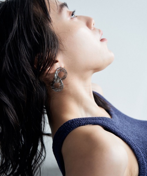 marjour（マージュール）の「CLEAR MARBLE PIERCE（ピアス（両耳用）・レディース・ブラウン/グレー・FREE）」の6枚目の写真