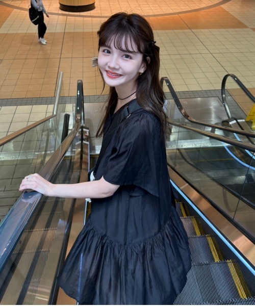 idem(イデム)の「sheer tiered tunic blouse/ティアードチュニックブラウス(チュニック・レディース・アイボリー/ブラック・FREE)」の21枚目の写真