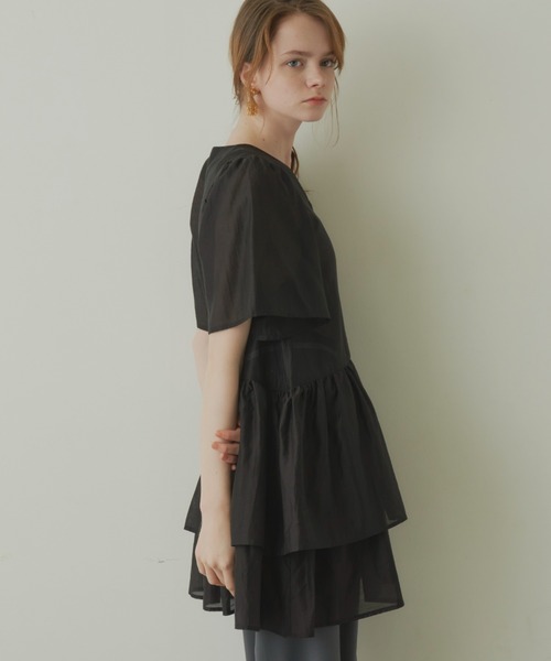 idem(イデム)の「sheer tiered tunic blouse/ティアードチュニックブラウス(チュニック・レディース・アイボリー/ブラック・FREE)」の11枚目の写真