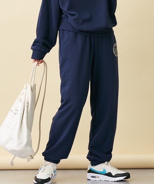 Le temps riche（ルタンリッシュ）の「【セットアップ対応】フラワーロゴスエットパンツ＜Le temps riche＞（その他パンツ・レディース・アイボリー/ネイビー・L/M/LL）」の8枚目の写真