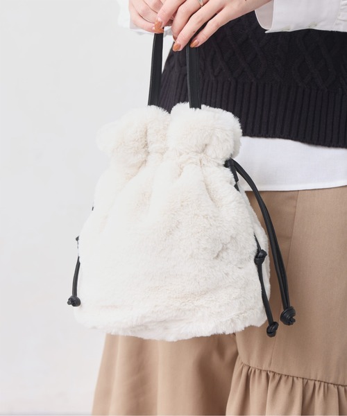 Chez toi（シェトワ）の「ファー巾着ショルダーBAG（トートバッグ・レディース・モカ/アイボリー/ブラウン/チャコールグレー・FREE）」の6枚目の写真