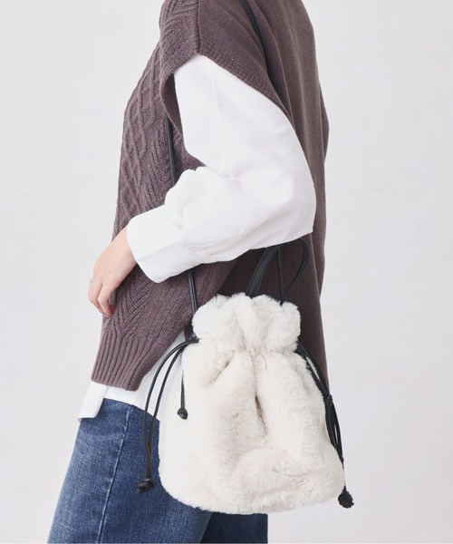 Chez toi（シェトワ）の「ファー巾着ショルダーBAG（トートバッグ・レディース・モカ/アイボリー/ブラウン/チャコールグレー・FREE）」の9枚目の写真