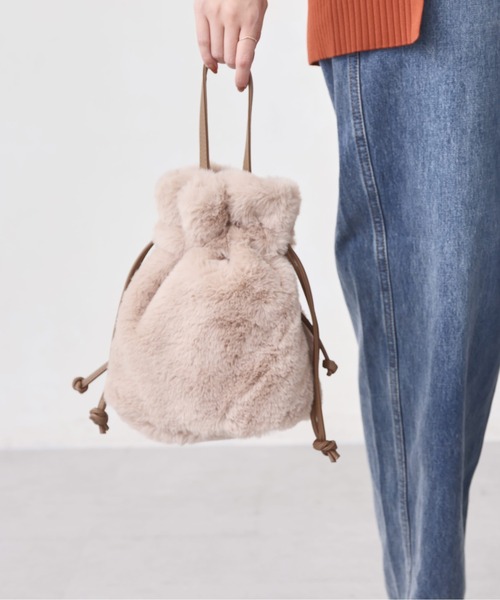 Chez toi（シェトワ）の「ファー巾着ショルダーBAG（トートバッグ・レディース・モカ/アイボリー/ブラウン/チャコールグレー・FREE）」の11枚目の写真