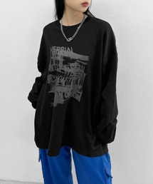 LVEU.（ラブユ.）の「【LVEU.】グラフィティアートロングTシャツ / トップス カットソー ロンT オーバーサイズ プリントT ホワイト ブラック（Tシャツ/カットソー）」