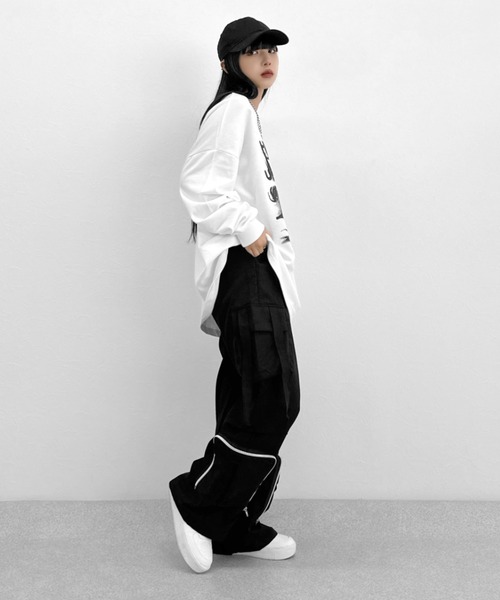 LVEU.（ラブユ.）の「【LVEU.】グラフィティアートロングTシャツ / トップス カットソー ロンT オーバーサイズ プリントT ホワイト ブラック（Tシャツ/カットソー・レディース・ブラック/ホワイト・FREE）」の7枚目の写真