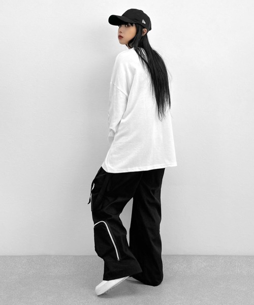 LVEU.（ラブユ.）の「【LVEU.】グラフィティアートロングTシャツ / トップス カットソー ロンT オーバーサイズ プリントT ホワイト ブラック（Tシャツ/カットソー・レディース・ブラック/ホワイト・FREE）」の9枚目の写真