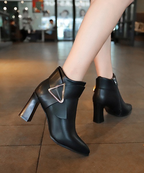 Miniministore（ミニミニストア）の「チャンキーヒール ブーティ 太ヒール（ブーツ・レディース・ベージュ/ブラック・23.5cm/24.0cm/24.5cm/22.5cm/23.0cm）」の5枚目の写真