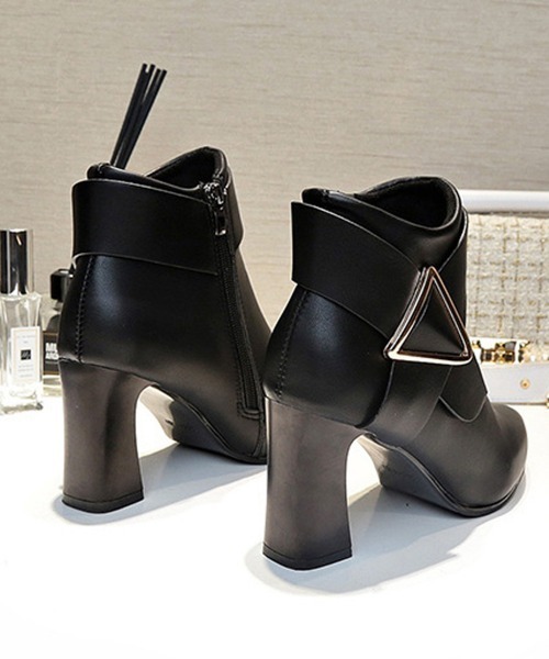 Miniministore（ミニミニストア）の「チャンキーヒール ブーティ 太ヒール（ブーツ・レディース・ベージュ/ブラック・23.5cm/24.0cm/24.5cm/22.5cm/23.0cm）」の16枚目の写真