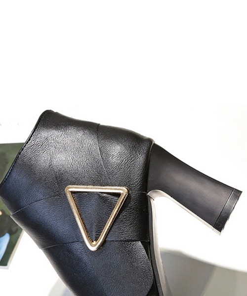 Miniministore（ミニミニストア）の「チャンキーヒール ブーティ 太ヒール（ブーツ・レディース・ベージュ/ブラック・23.5cm/24.0cm/24.5cm/22.5cm/23.0cm）」の19枚目の写真