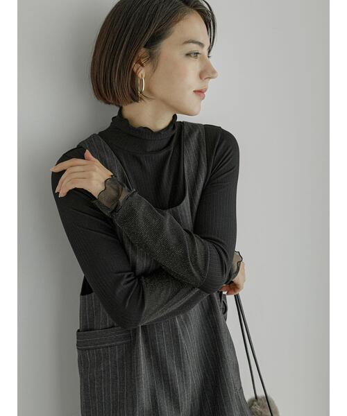 Te chichi（テチチ）の「【宮本茉由着用】袖口シャーリングチュールリブカットソー（Tシャツ/カットソー・レディース・ブラック/オフホワイト・F）」の3枚目の写真