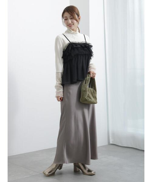 Te chichi（テチチ）の「【宮本茉由着用】袖口シャーリングチュールリブカットソー（Tシャツ/カットソー・レディース・ブラック/オフホワイト・F）」の6枚目の写真