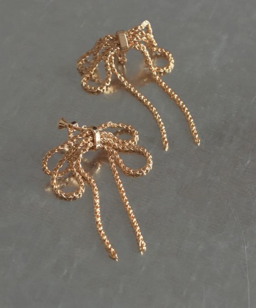 GOLDY（ゴールディ）の「【GOLDY】レイヤード チェーン リボン イヤリング / 2231111※（イヤリング・レディース・ブラック/ゴールド/シルバー・FREE）」の3枚目の写真