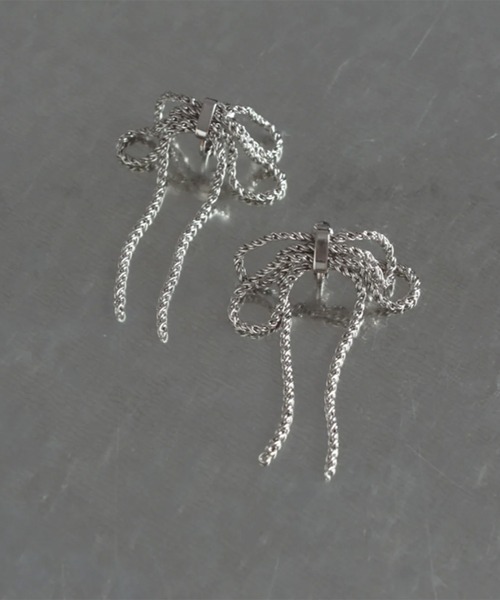 GOLDY（ゴールディ）の「【GOLDY】レイヤード チェーン リボン イヤリング / 2231111※（イヤリング・レディース・ブラック/ゴールド/シルバー・FREE）」の8枚目の写真