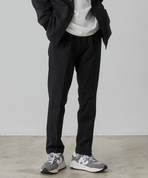 coen(コーエン)の「極楽FITテックテーパードパンツ24SS(スラックス・メンズ・ダークグレー/ブラック/ベージュ/ネイビー/その他1/その他2・S/M/L/XL)」の2枚目の写真