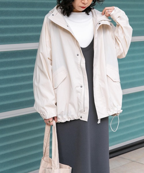 FORK&SPOON(フォークアンドスプーン)の「FORK&SPOON 撥水ショートマウンテンパーカー(マウンテンパーカー・レディース・ホワイト系その他/カーキ・1)」の3枚目の写真