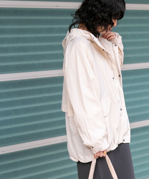 FORK&SPOON(フォークアンドスプーン)の「FORK&SPOON 撥水ショートマウンテンパーカー(マウンテンパーカー・レディース・ホワイト系その他/カーキ・1)」の6枚目の写真