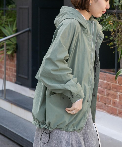 FORK&SPOON(フォークアンドスプーン)の「FORK&SPOON 撥水ショートマウンテンパーカー(マウンテンパーカー・レディース・ホワイト系その他/カーキ・1)」の19枚目の写真