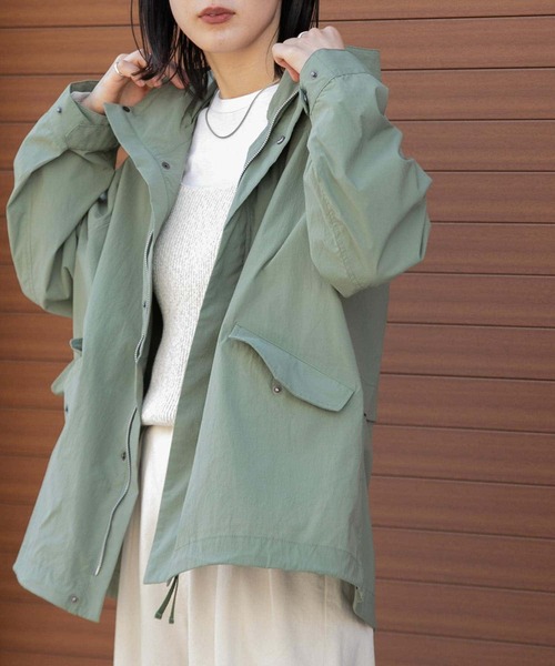 FORK&SPOON(フォークアンドスプーン)の「FORK&SPOON 撥水ショートマウンテンパーカー(マウンテンパーカー・レディース・ホワイト系その他/カーキ・1)」の21枚目の写真