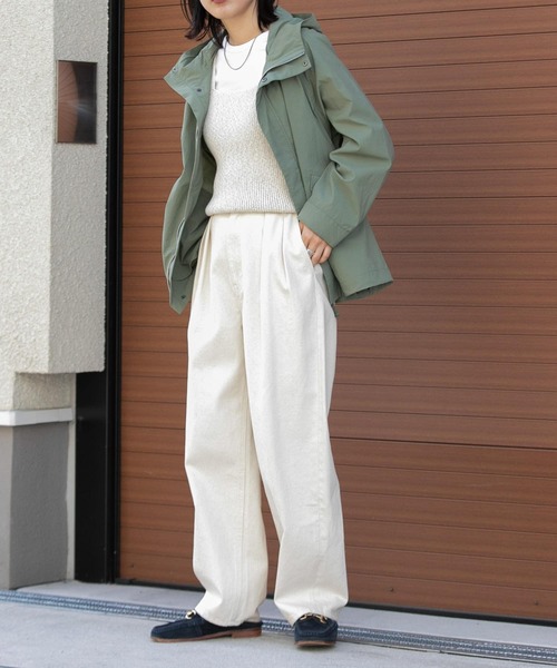 FORK&SPOON(フォークアンドスプーン)の「FORK&SPOON 撥水ショートマウンテンパーカー(マウンテンパーカー・レディース・ホワイト系その他/カーキ・1)」の13枚目の写真