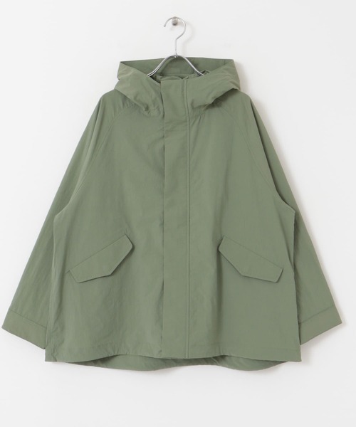 FORK&SPOON(フォークアンドスプーン)の「FORK&SPOON 撥水ショートマウンテンパーカー(マウンテンパーカー・レディース・ホワイト系その他/カーキ・1)」の9枚目の写真