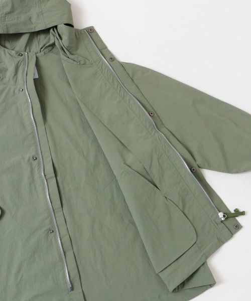 FORK&SPOON(フォークアンドスプーン)の「FORK&SPOON 撥水ショートマウンテンパーカー(マウンテンパーカー・レディース・ホワイト系その他/カーキ・1)」の12枚目の写真