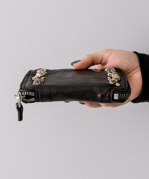 CAMPOMAGGI（カンポマッジ）の「【CAMPOMAGGI(カンポマッジ)】《牛革》ear別注スタッズ折り財布（財布・レディース・ブラック・FREE）」の10枚目の写真