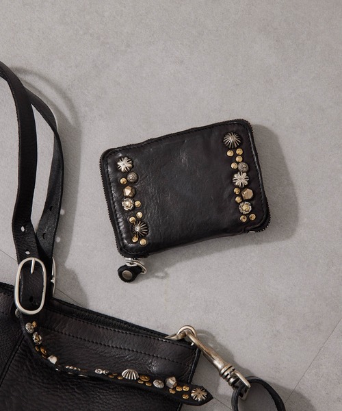 CAMPOMAGGI（カンポマッジ）の「【CAMPOMAGGI(カンポマッジ)】《牛革》ear別注スタッズ折り財布（財布・レディース・ブラック・FREE）」の9枚目の写真